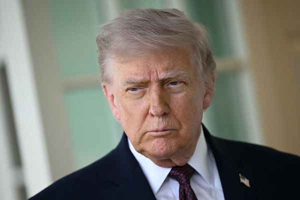 Trump: US Navy to "guide" ships from Strait of Hormuz from Monday