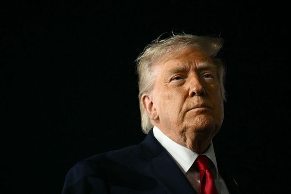 Trump Ties FISA Renewal to Stalled Voting Bill