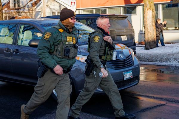 Trump's 'Roving Patrols' Expand Interior Enforcement, Raising Civil Liberties and Operational Questions