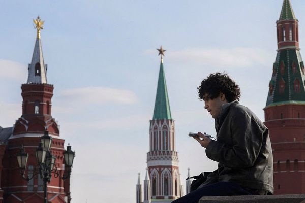 Two phones and an app: How Russians skirt Putin's digital iron curtain