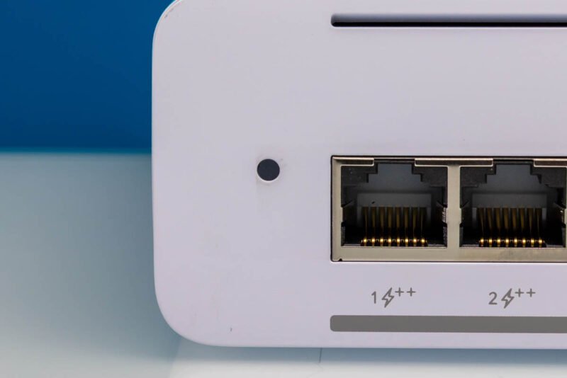 Ubiquiti UniFi USW Pro XG 8 PoE System LED 1