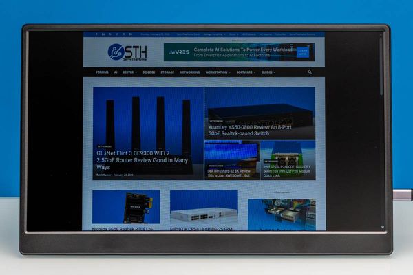 UFYQL F156P02 15.6″ Portable Monitor Mini Review - ServeTheHome