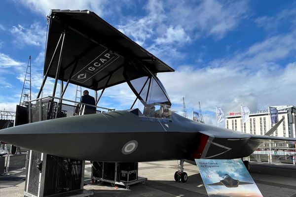 UK Defense Budget Uncertainty Delays Trilateral Fighter Jet Contract with Japan and Italy