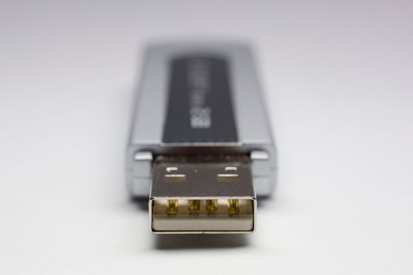 USB Flash Drive Data Retention Test Defies Expectations After Six Years