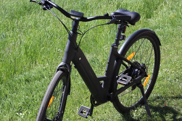 Urtopia Carbon 1 ST: Premium Smart E-Bike with Innovative Features but Notable Trade-offs