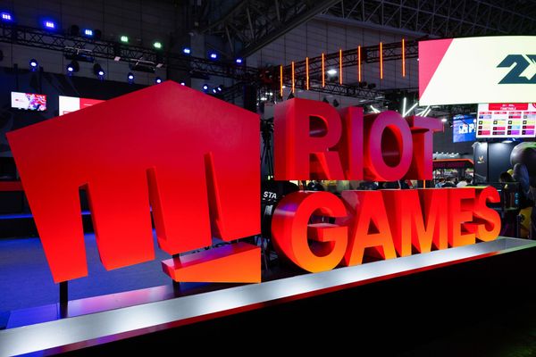 Riot Vanguard 2.0 Blocks DMA Cheat Cards, Turns $6K Hardware Into Paperweights