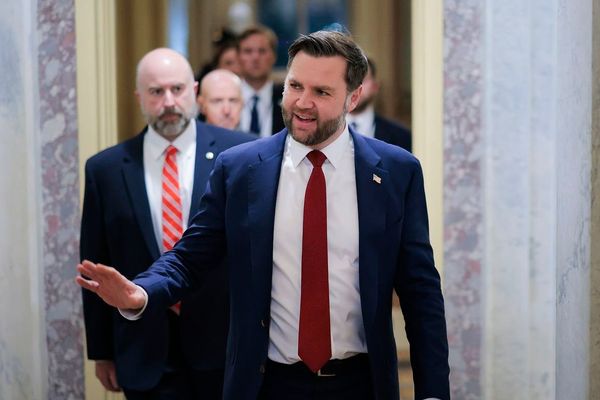 Vance's Minnesota Trip Highlights Political Calculus Behind ICE Funding Debates