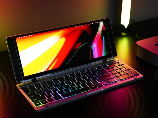 VitaLink keyboard has a 13 inch 4K touchscreen display, speakers, and RGB backlit keys (crowdfunding) - Liliputing