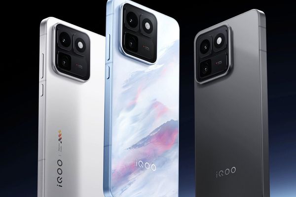 Vivo iQOO 15T Launches with 200 MP Sensor, 8,000 mAh Battery and Flagship‑Level Specs for About $560