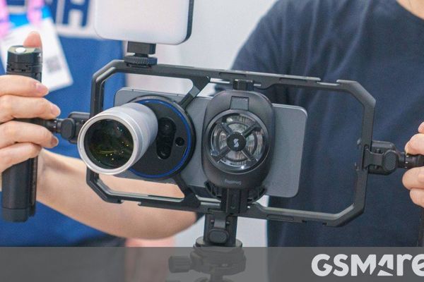 vivo X300 Ultra 400mm and 200mm teleconverter lenses, video cage hands-on
