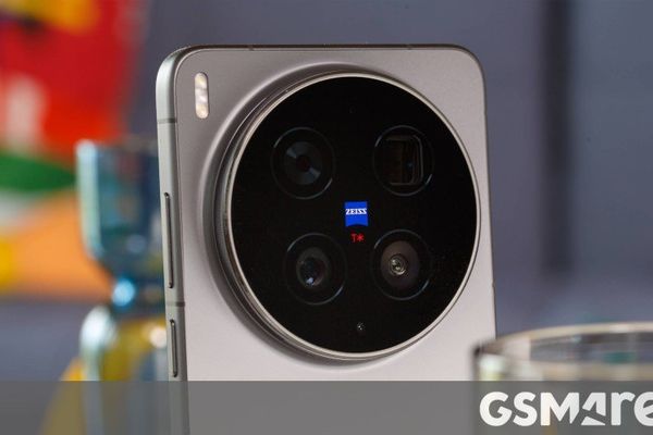 vivo X300 Ultra Global Unboxed: Premium Hardware Meets Regional Software Customization