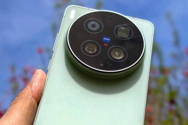 Vivo X300 Ultra Pricing Revealed: Premium Flagship Commands Hefty Price Premium in Europe