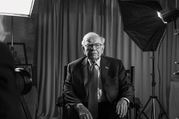 Warren Buffett's $1.7B Amazon Exit Signals Strategic Portfolio Shift