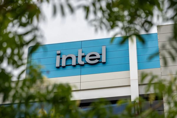 Intel Balances Client Commitment Amid Wafer Shortages, Confirms Nova Lake Timeline