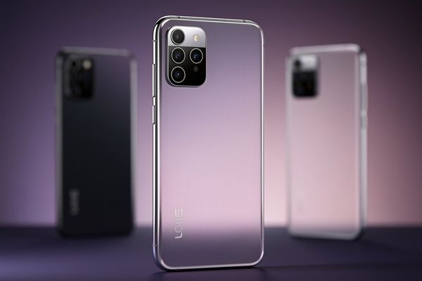 Motorola Signature Launches as New Premium Contender Amid Poco M8 Series Debut