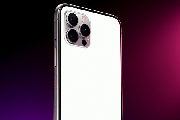 Motorola Signature Enters Premium Market with Competitive Pricing and Unique Features