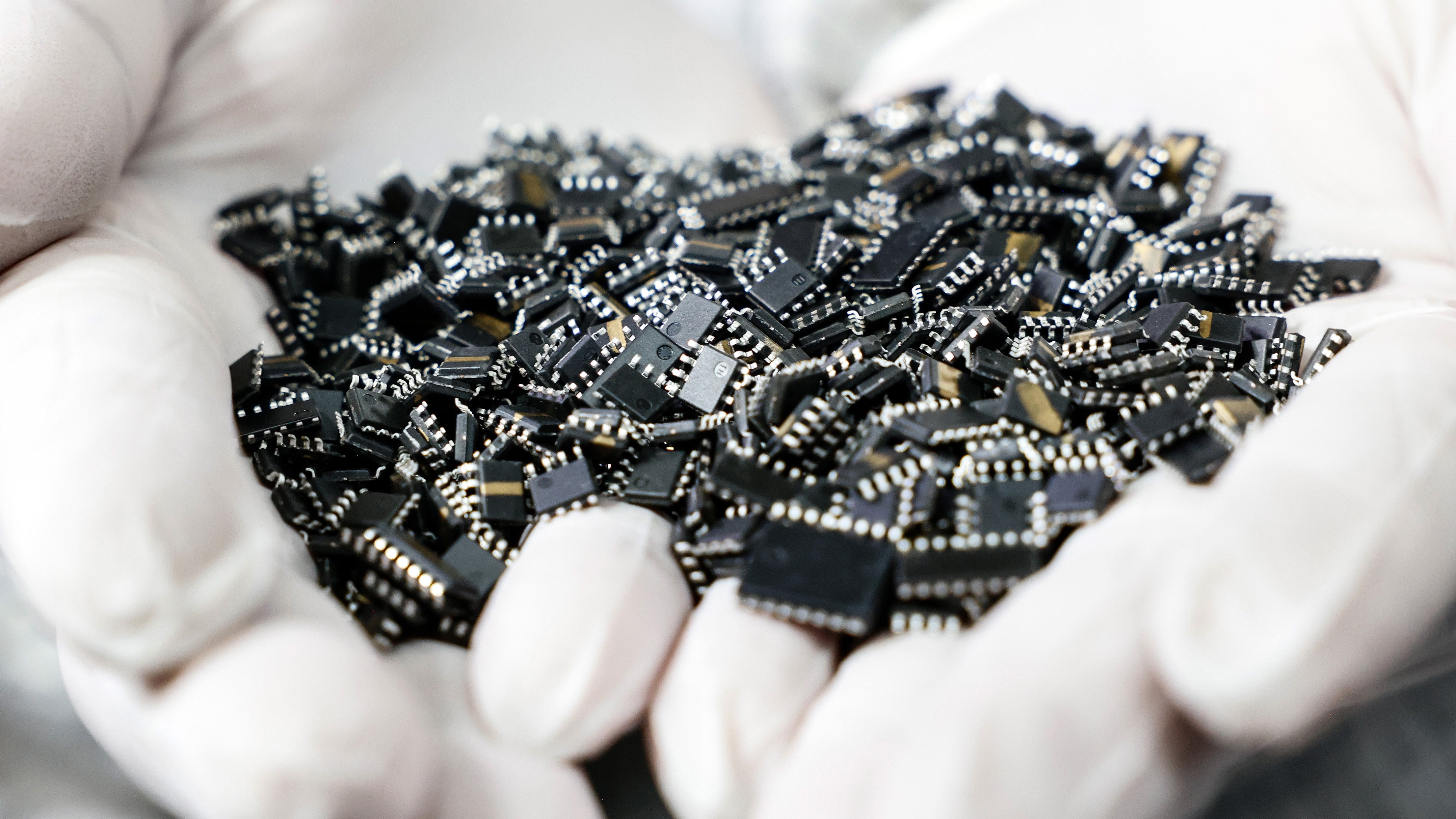 Electronic integrated circuits