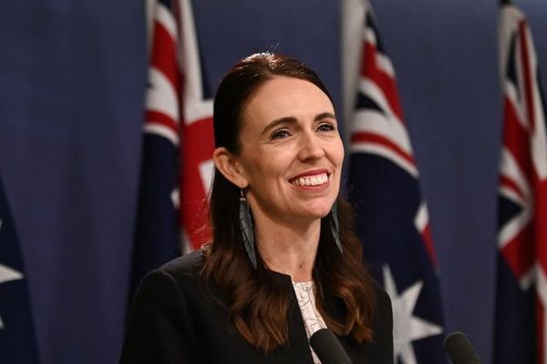 New Zealand's Brain Drain: Why Mid-Career Kiwis Are Leaving in Record Numbers