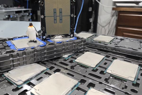 WQ_AFFN_CACHE_SHARD Merged For Linux 7.1: Significant Win For CPUs With Many Cores Per LLC