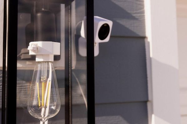 Wyze Lamp Socket v2 Blends Power and Intelligence for Smarter Outdoor Security