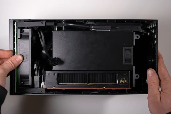 Xbox Series X Transformed into Gaming PC with 3D Printed Components and Low-Profile RTX 5060