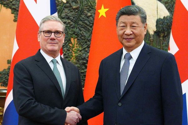 Xi Jinping and Keir Starmer Meet as AstraZeneca Commits $15 Billion to China