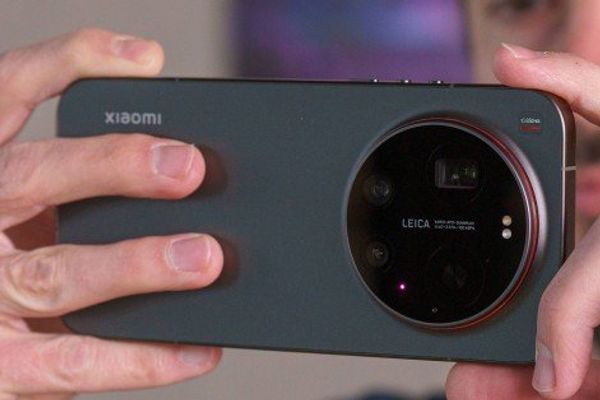 Xiaomi 17 Ultra Global Review: Flagship Power with Leica Photography