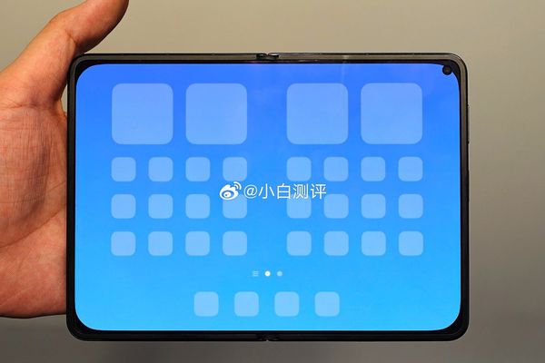 Xiaomi 18 Fold or Mix Fold 5: HyperOS Leak Confirms iPhone Ultra Competitor