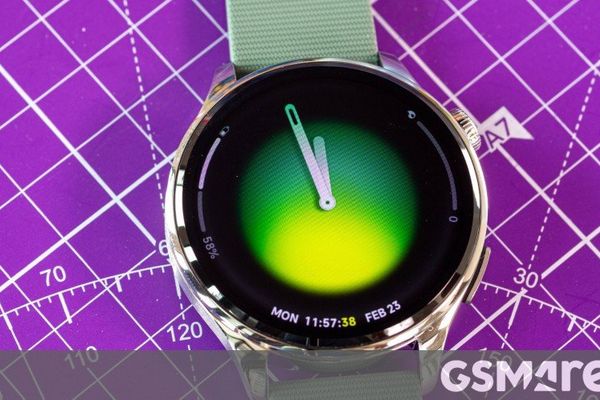 Xiaomi Watch 5 unboxing reveals massive battery and premium design