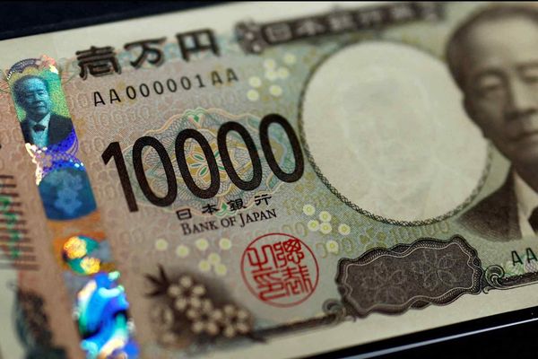 Yen Hits Six-Week High Against Dollar Amid Intervention Speculation