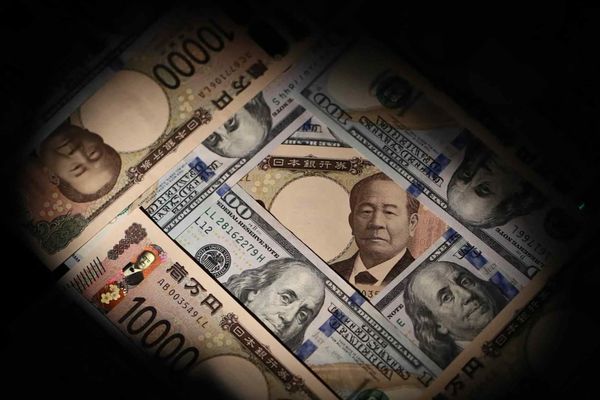Yen’s Post‑Intervention Retreat Raises Questions About Advance Warnings