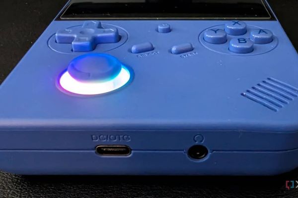 Anbernic now sells repair parts for its handhelds