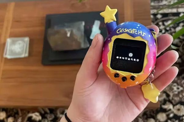 Arduino Nano Tamagotchi: Recreating 90s Nostalgia with Modern DIY Electronics