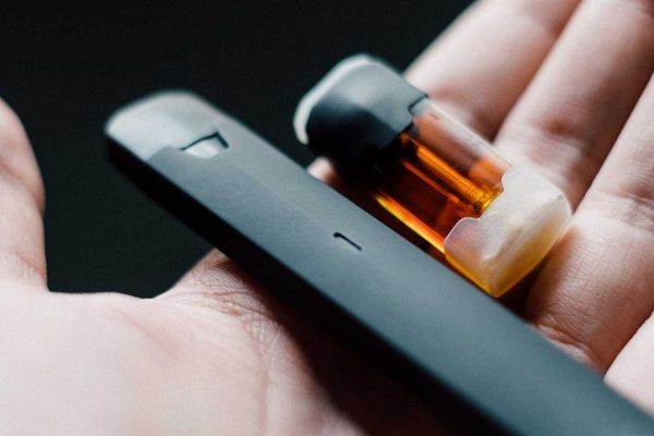 YouTuber proves 500 vape batteries can power a G-Wiz EV